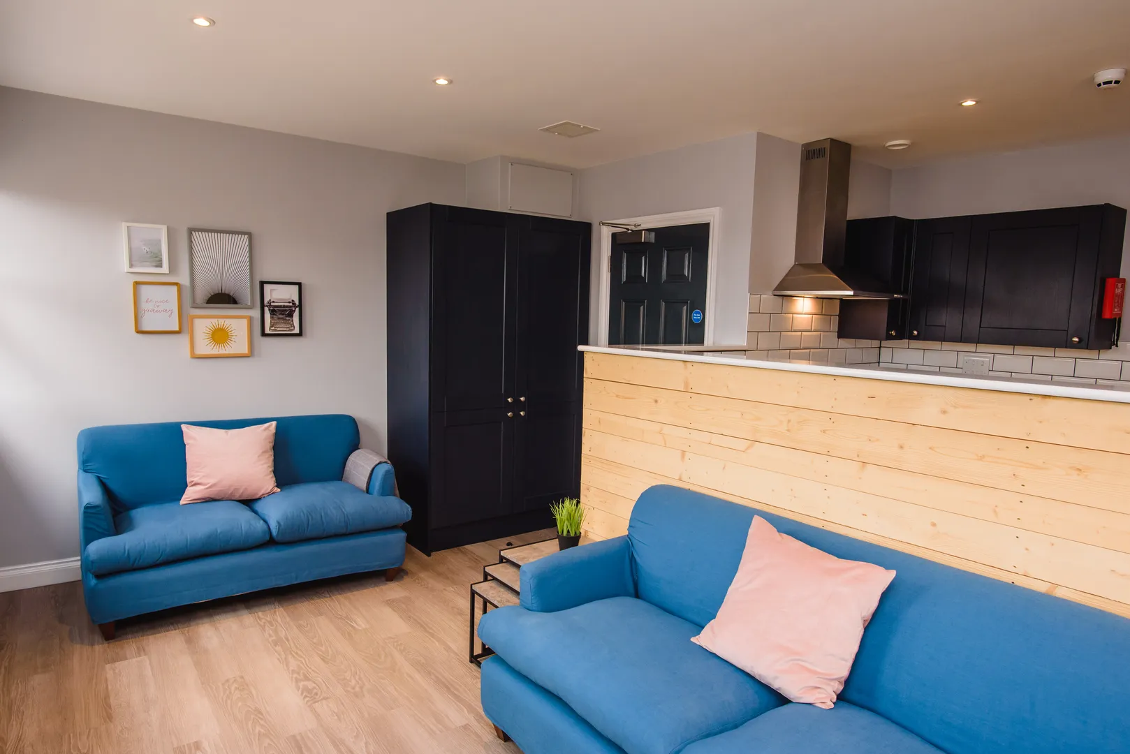 Flat E, 25 Lister Gate - Luxury 5 Bed City Centre Apartment - Image 1